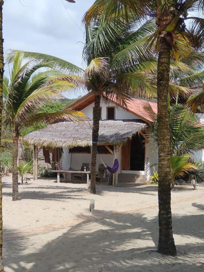 Beach Front Bungalows At The Coconut Каноа Екстер'єр фото